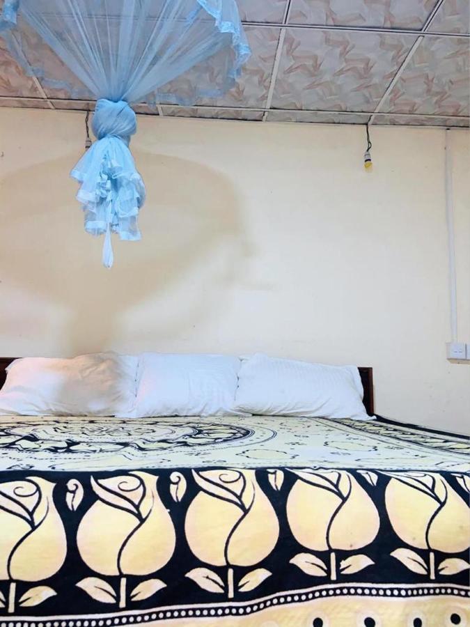 Moon River Surf Beach Cabana Bed & Breakfast Tangalle Ngoại thất bức ảnh